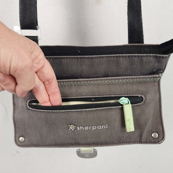 Sherpani Zoom Crossbody Bag Pockets Gray RFID Protection GUC - Picture 7 of 16